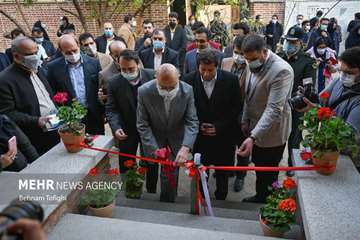 Den iranske poeten Nima Yushijs husmuseum invigdes