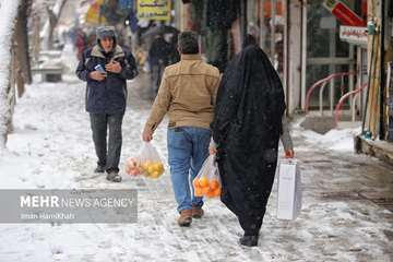 Tung snö täcker Hamedan