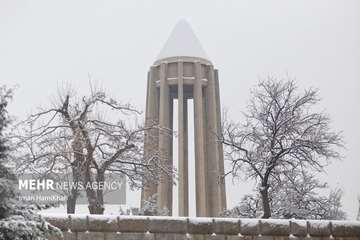 Tung snö täcker Hamedan