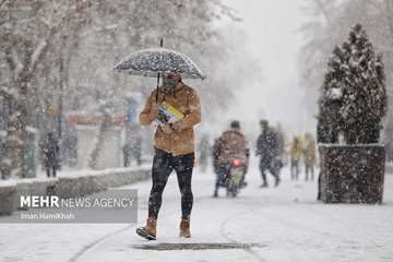 Tung snö täcker Hamedan