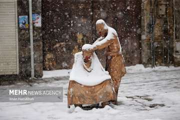 Tung snö täcker Hamedan