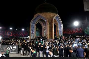 Imam Hussein (fvmh) martyrskap: Sörjande under muharram i hela Iran