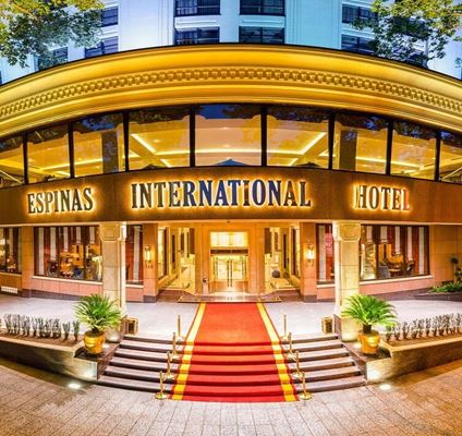 Espinas International Hotel, bo lyxigt mitt i Teheran