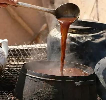 Yazdi-kaffe, en dryck som även hittat in i Yazds ceremonier