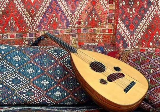 Barbat, iranskt instrument som är förfadern till den arabiska ouden