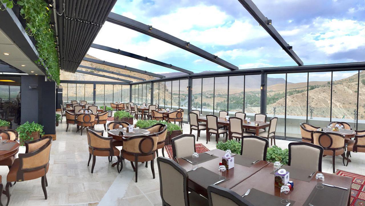 Shiraz Grand Hotel
