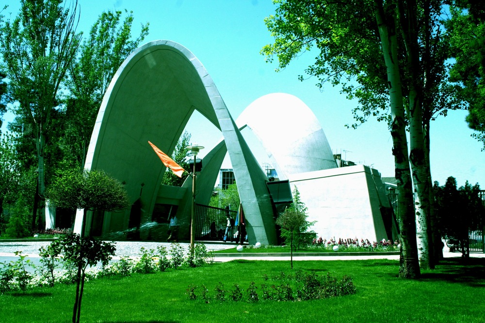 Iran University of Science and Technology, där vetenskap tjänar industrin